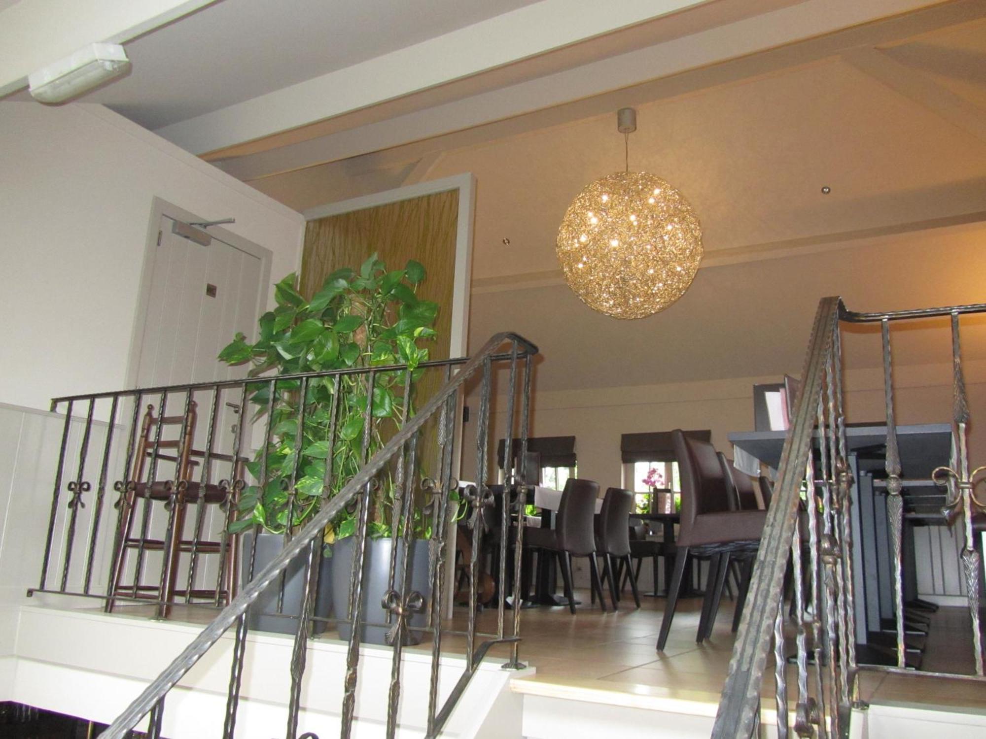 Hotel Klein Nederlo Vlezenbeek Экстерьер фото